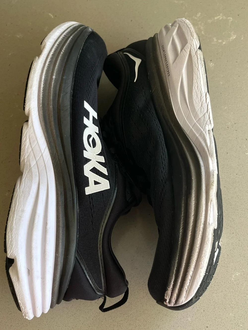Hoka One One Bondi 8 Women’s Running Shoes Black White 10 B